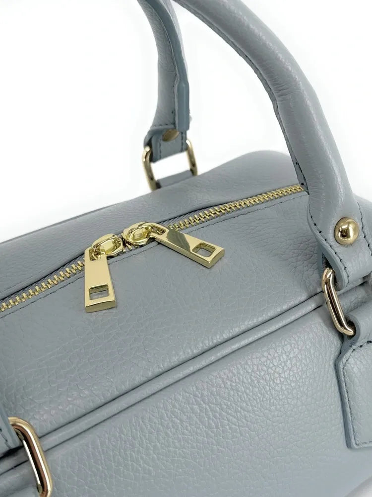 Sac bowling allongé en cuir grainé I LOAF YOU Bleu pastel