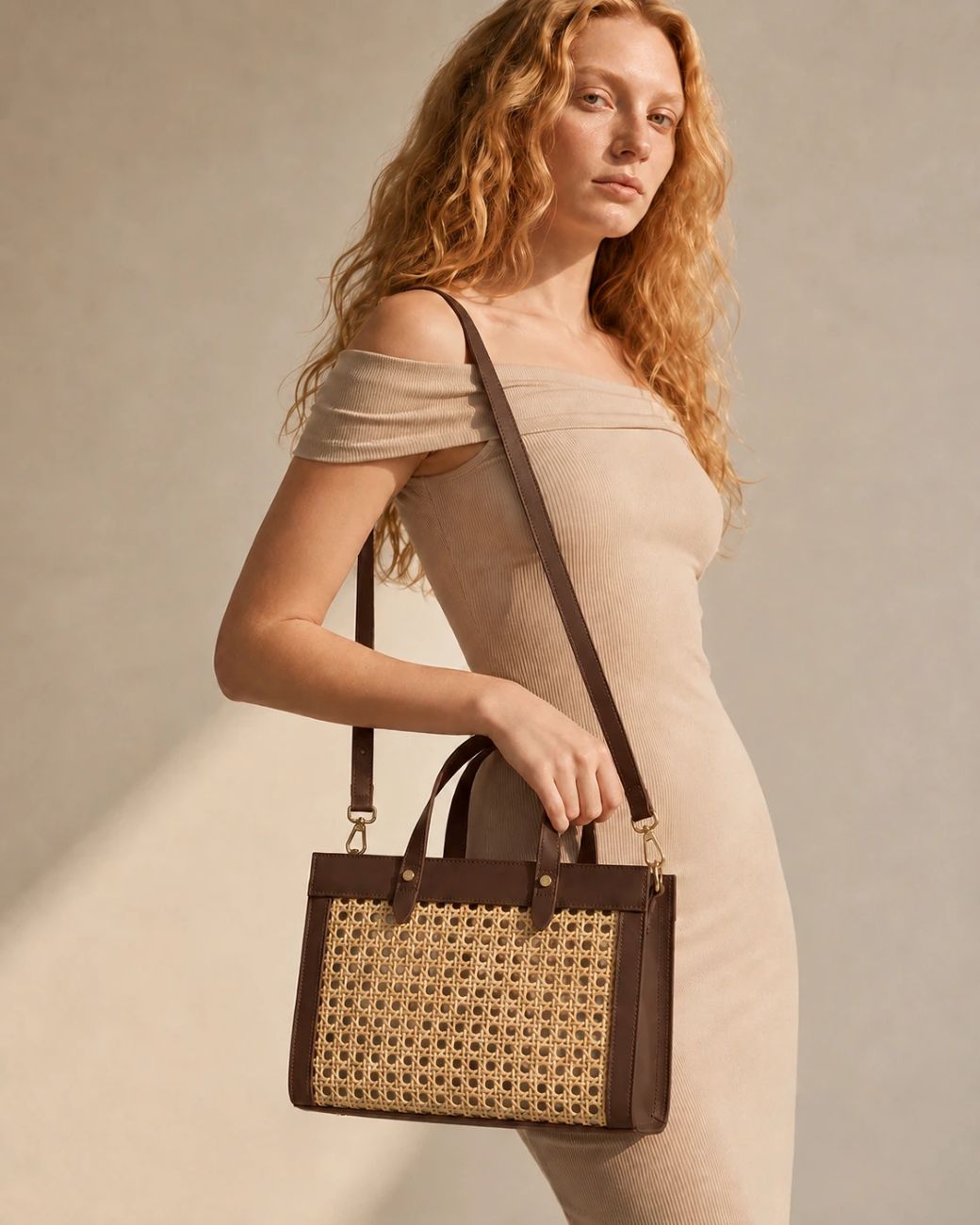Sac cabas en cuir lisse et rotin THEOLINE Marron chocolat
