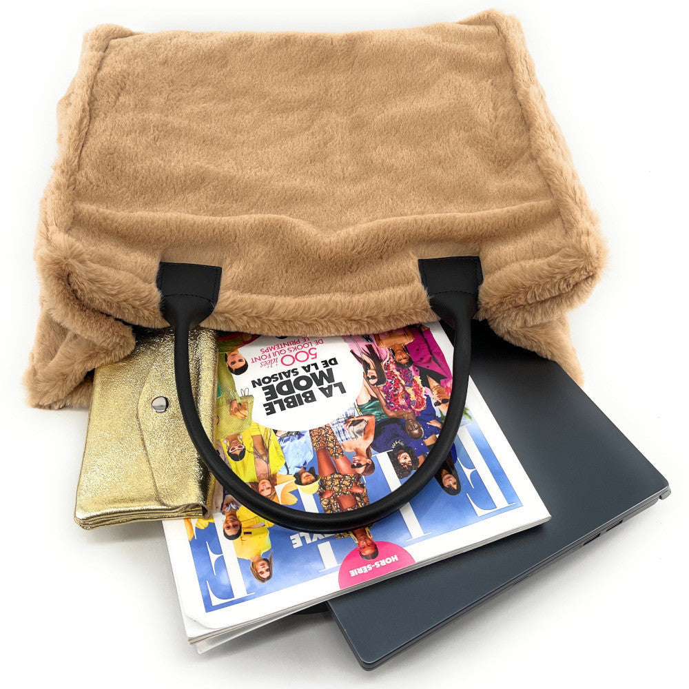 Sac cabas en fausse fourrure et cuir PILLOW Camel clair