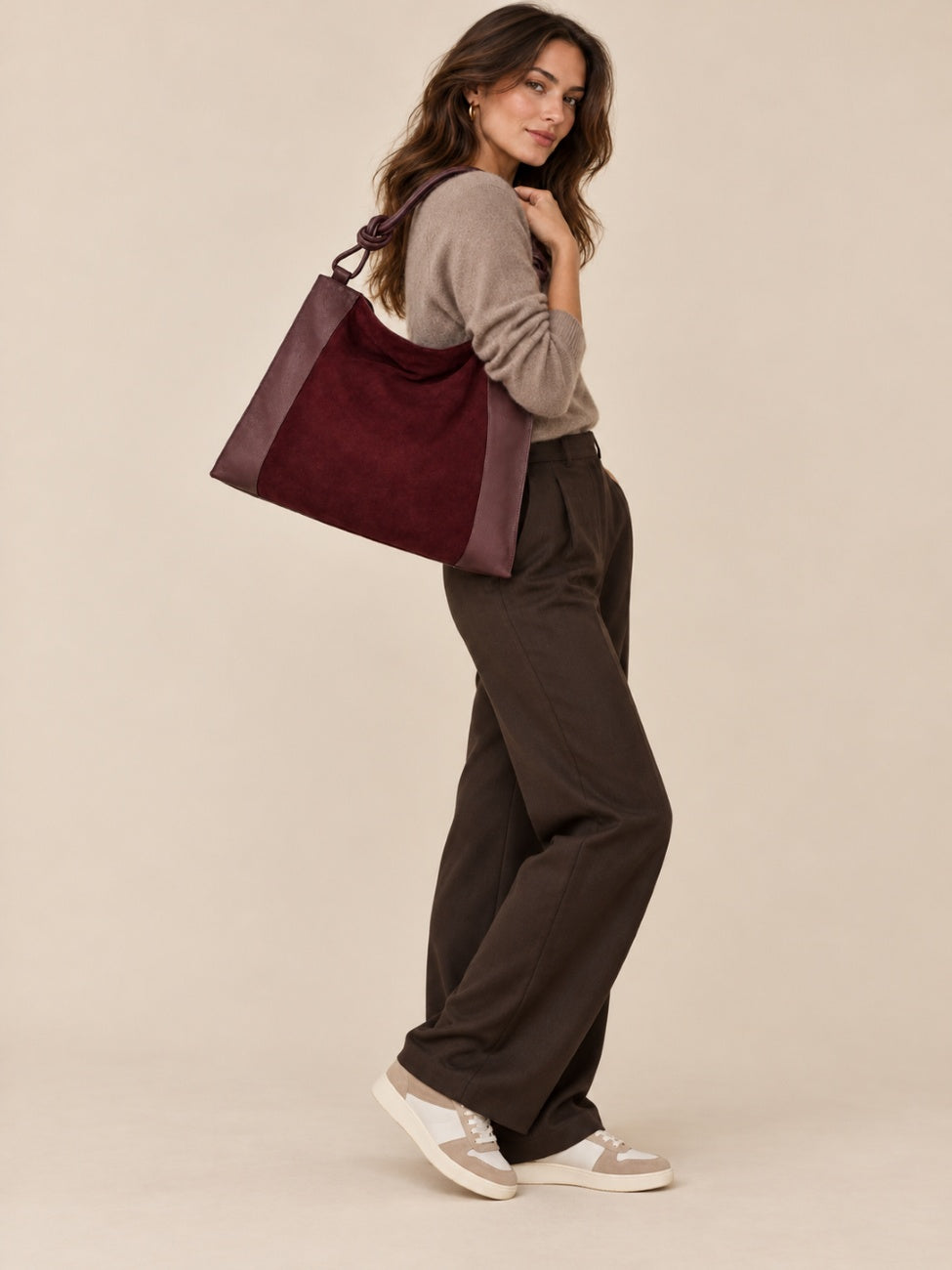 KNOT large suede and grained leather shoulder bag, Burgundy