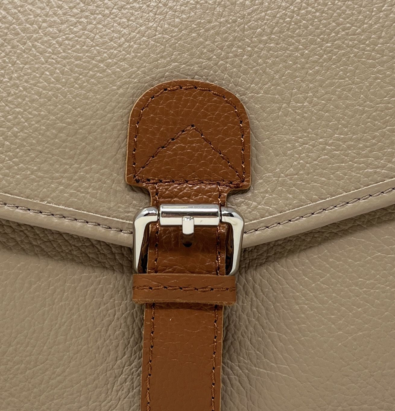 Sac cartable en cuir grainé CALVI Taupe