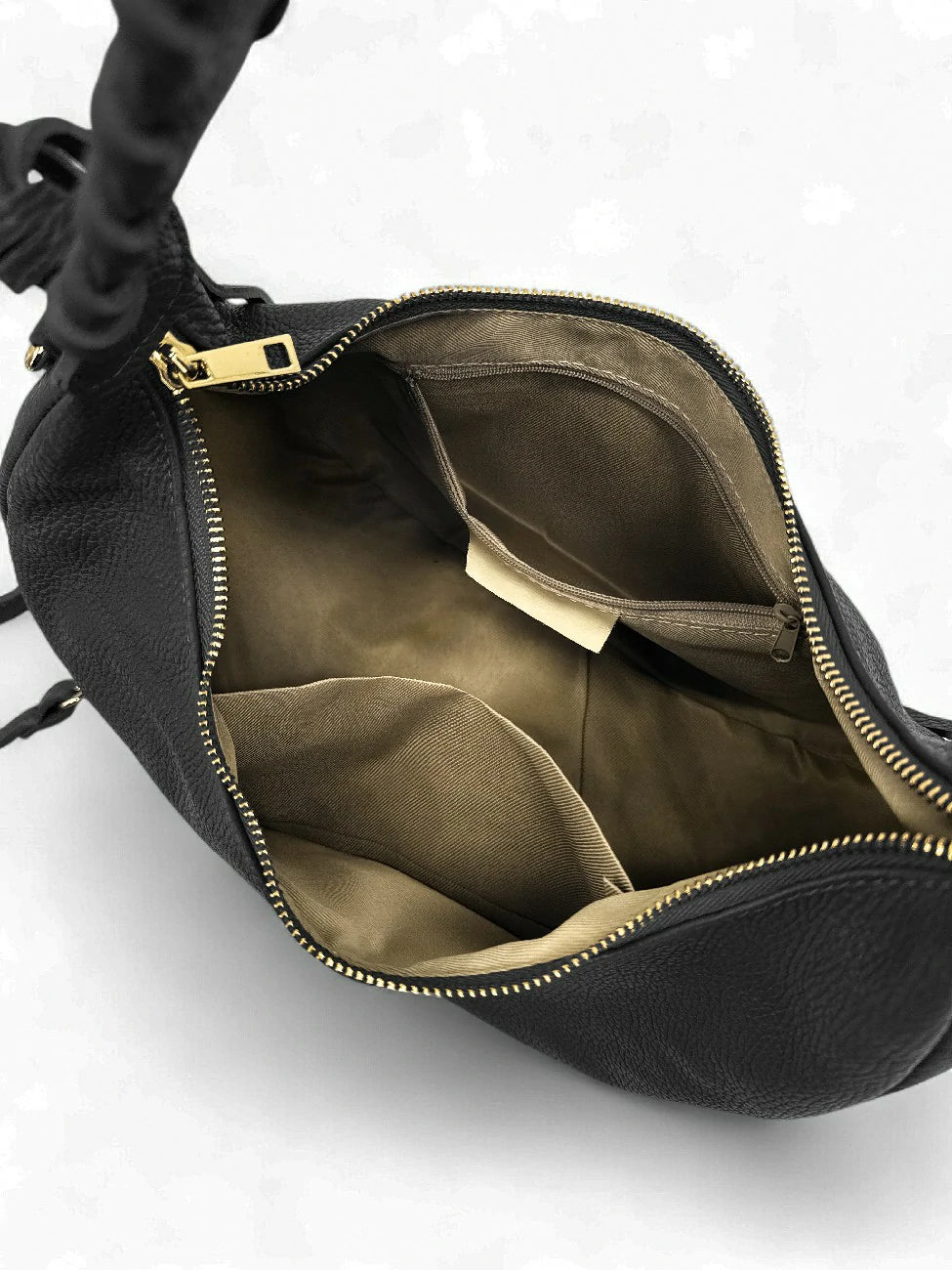 Borsa a mezzaluna in pelle martellata NYX Nero