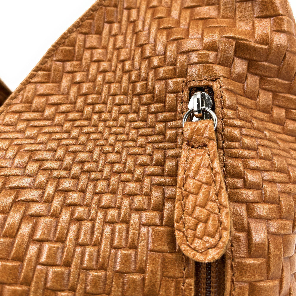 Sac HOBO en cuir embossé tressage MANDALAY Cognac