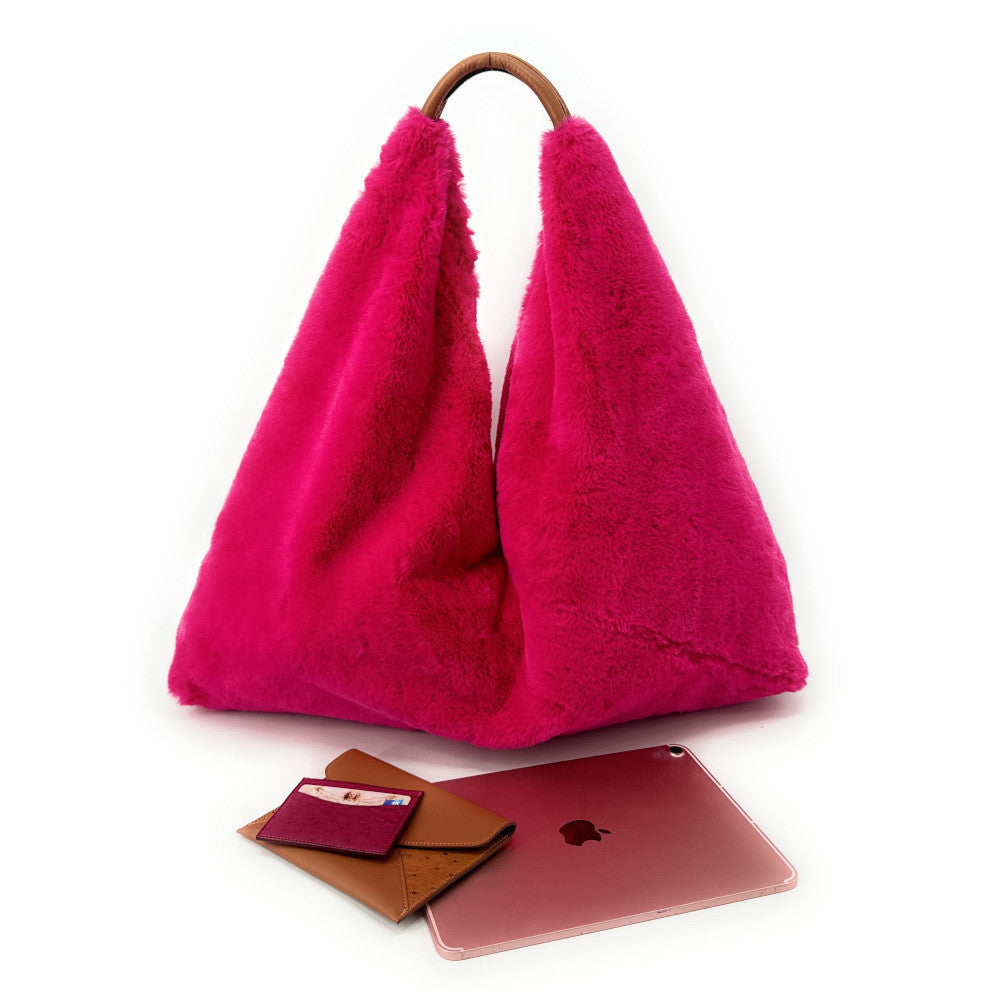 Grand sac hobo en fausse fourrure et cuir FLUFFY Rose fuchsia