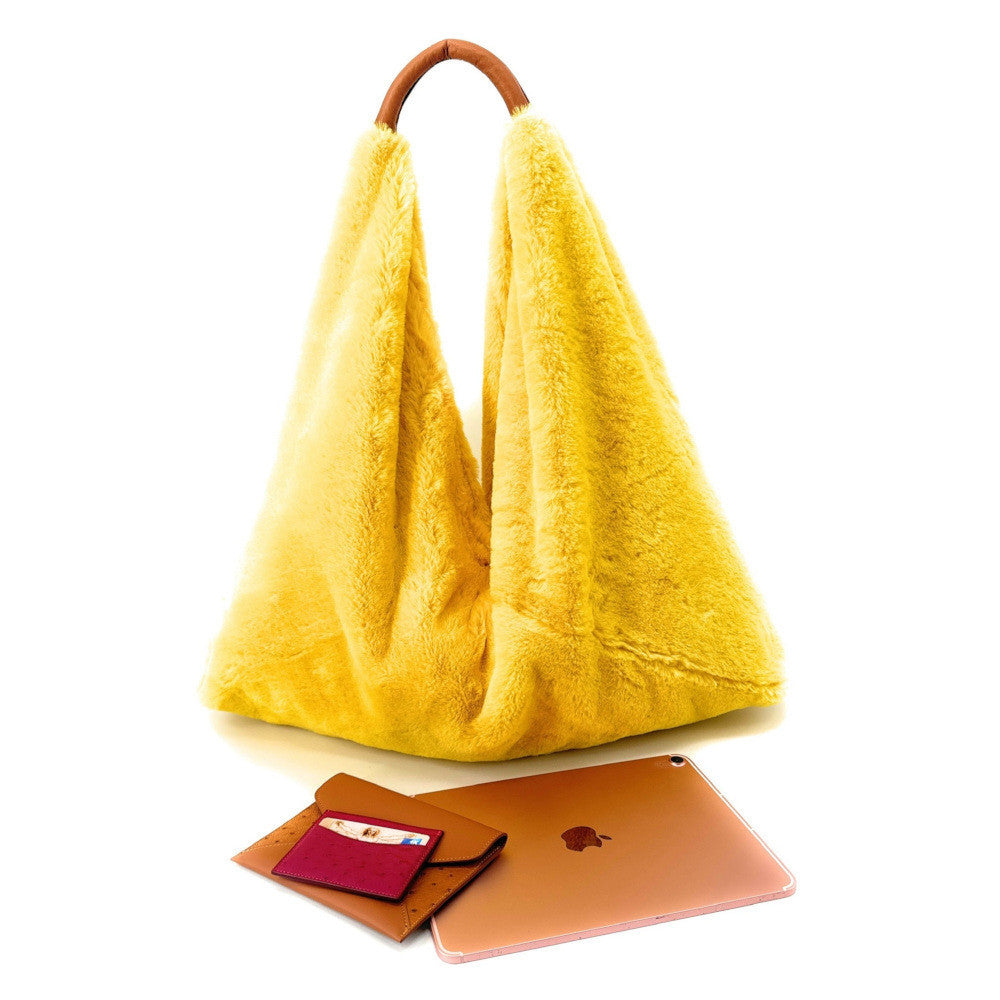 Grand sac hobo en fausse fourrure et cuir FLUFFY Jaune tournesol