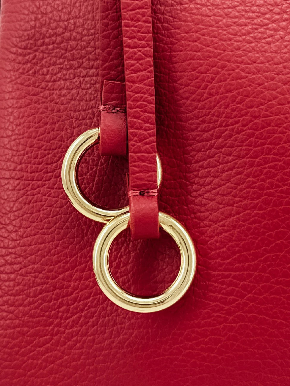 Handtasche aus genarbtem Leder CHELSEA Krapprot