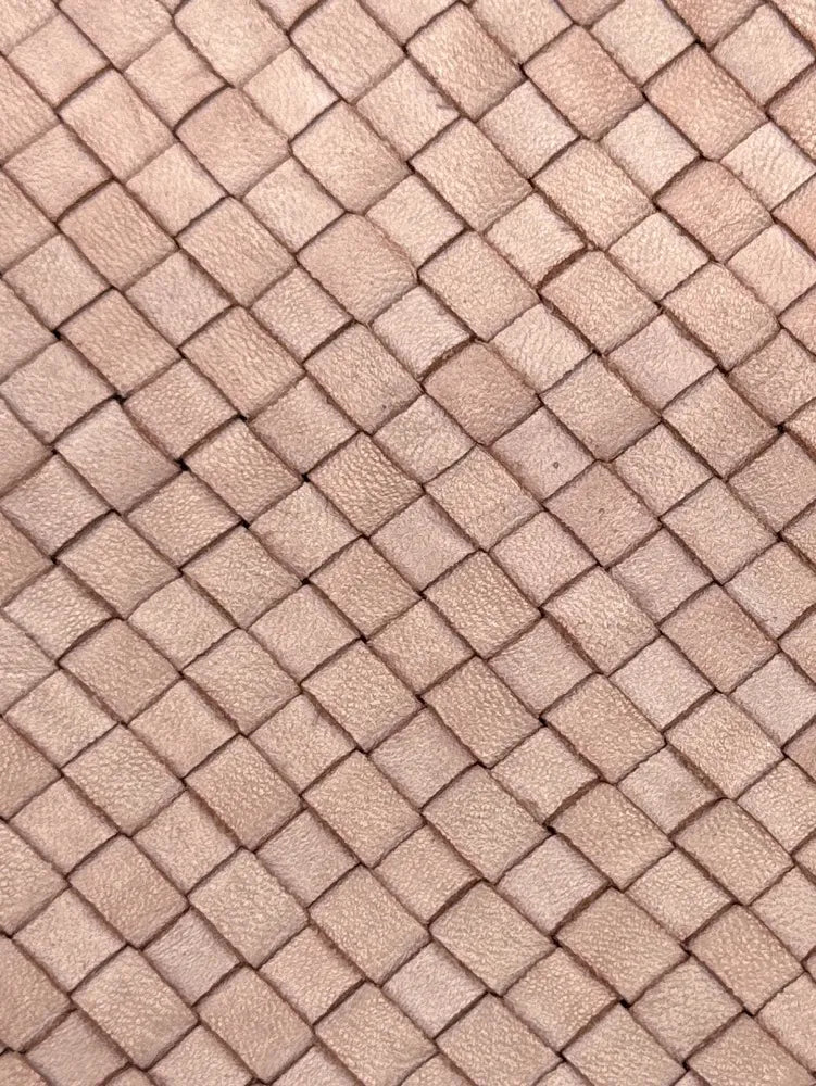 Sac pochette à bandoulière en cuir tressé MISS JOE Rose nude
