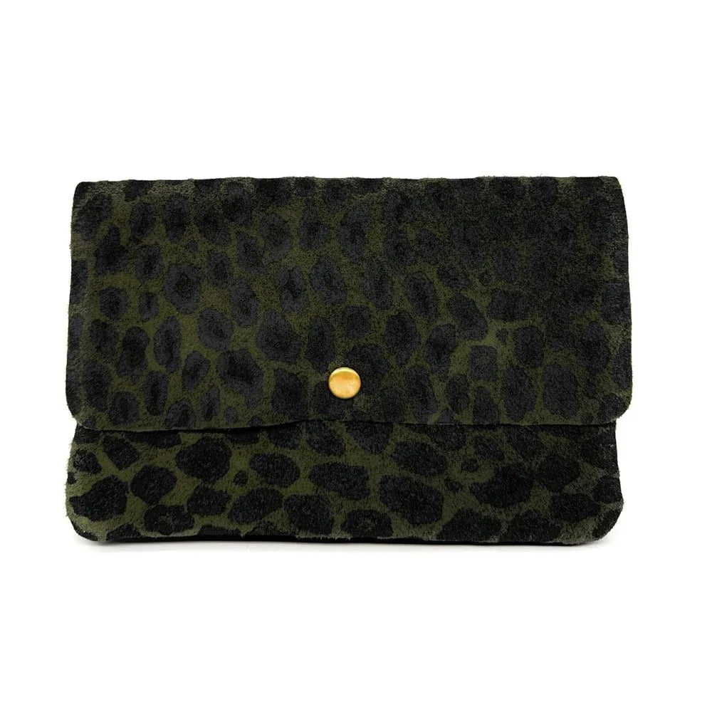 Sac pochette en croûte de cuir à motif MAELIA JUNGLE Léopard kaki