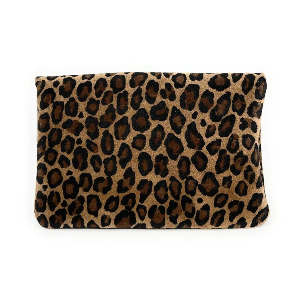 Sac pochette en croûte de cuir à motif MAELIA JUNGLE Léopard taupe foncé