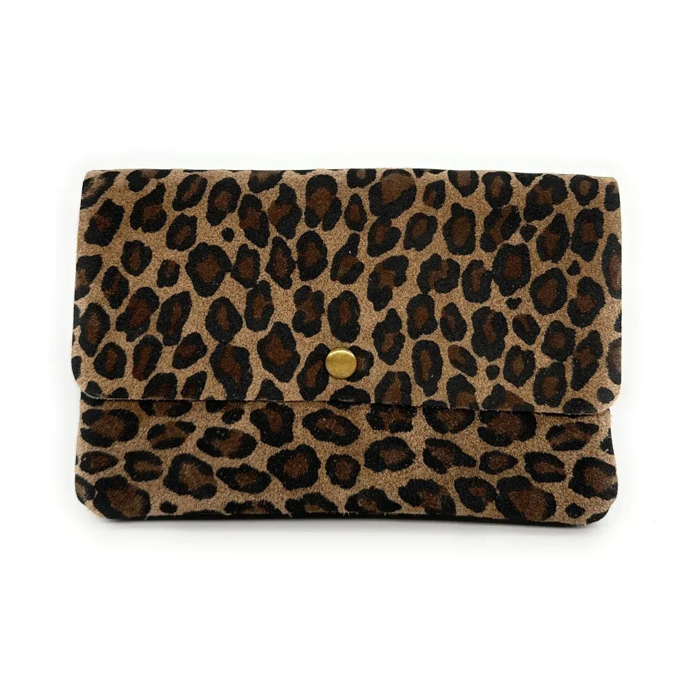 Sac pochette en croûte de cuir à motif MAELIA JUNGLE Léopard taupe foncé