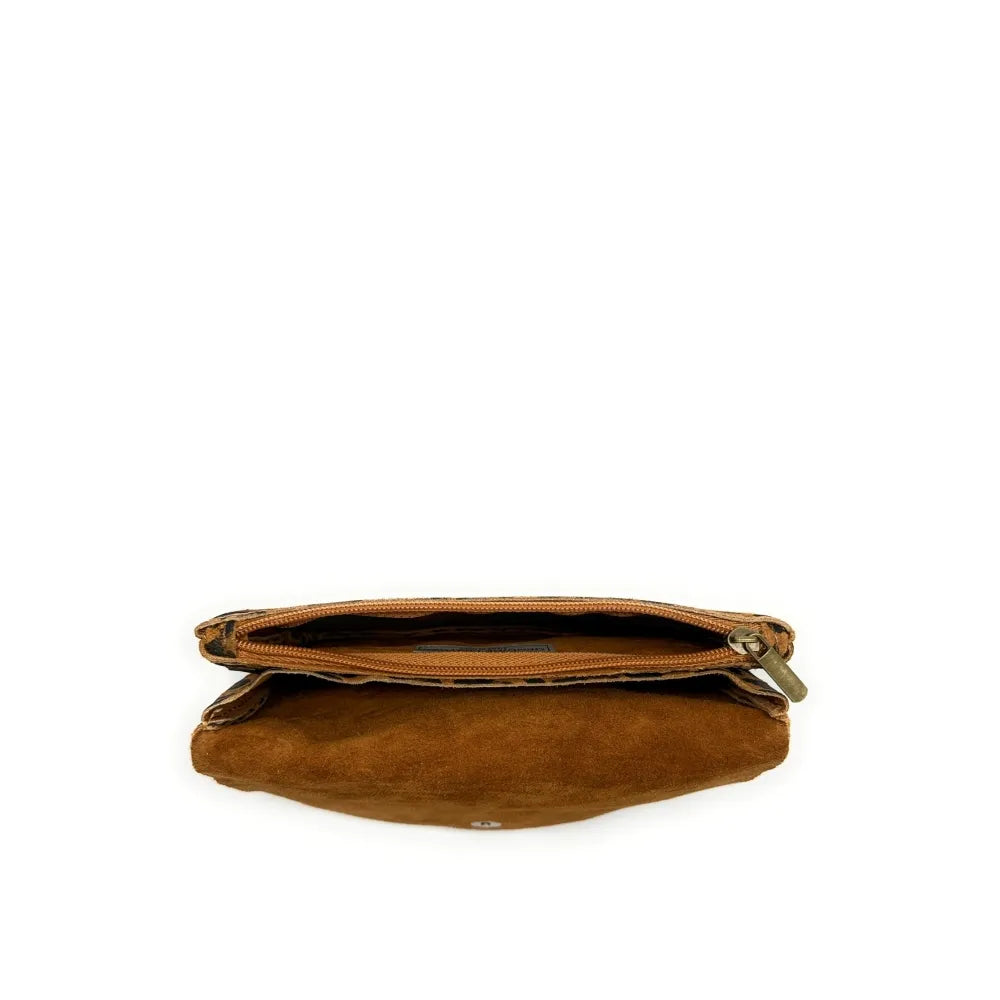 Sac pochette en croûte de cuir à motif MAELIA JUNGLE Léopard camel