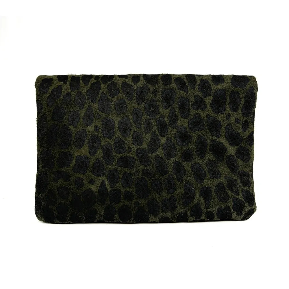 Sac pochette en croûte de cuir à motif MAELIA JUNGLE Léopard kaki