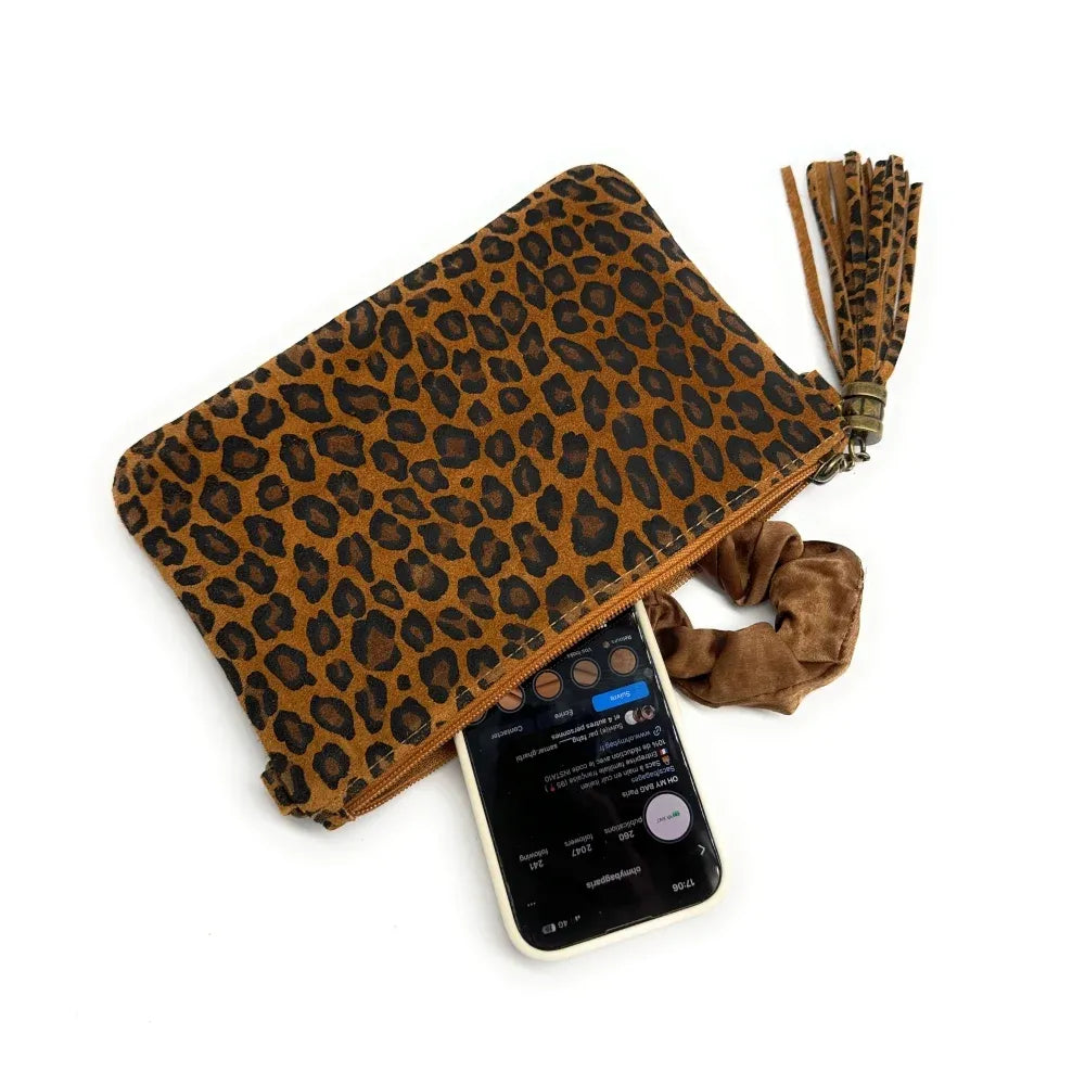 Sac pochette en croûte de cuir à motif MORGANE JUNGLE Léopard camel