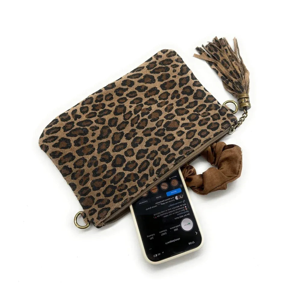 Sac pochette en croûte de cuir à motif MORGANE JUNGLE Léopard taupe foncé