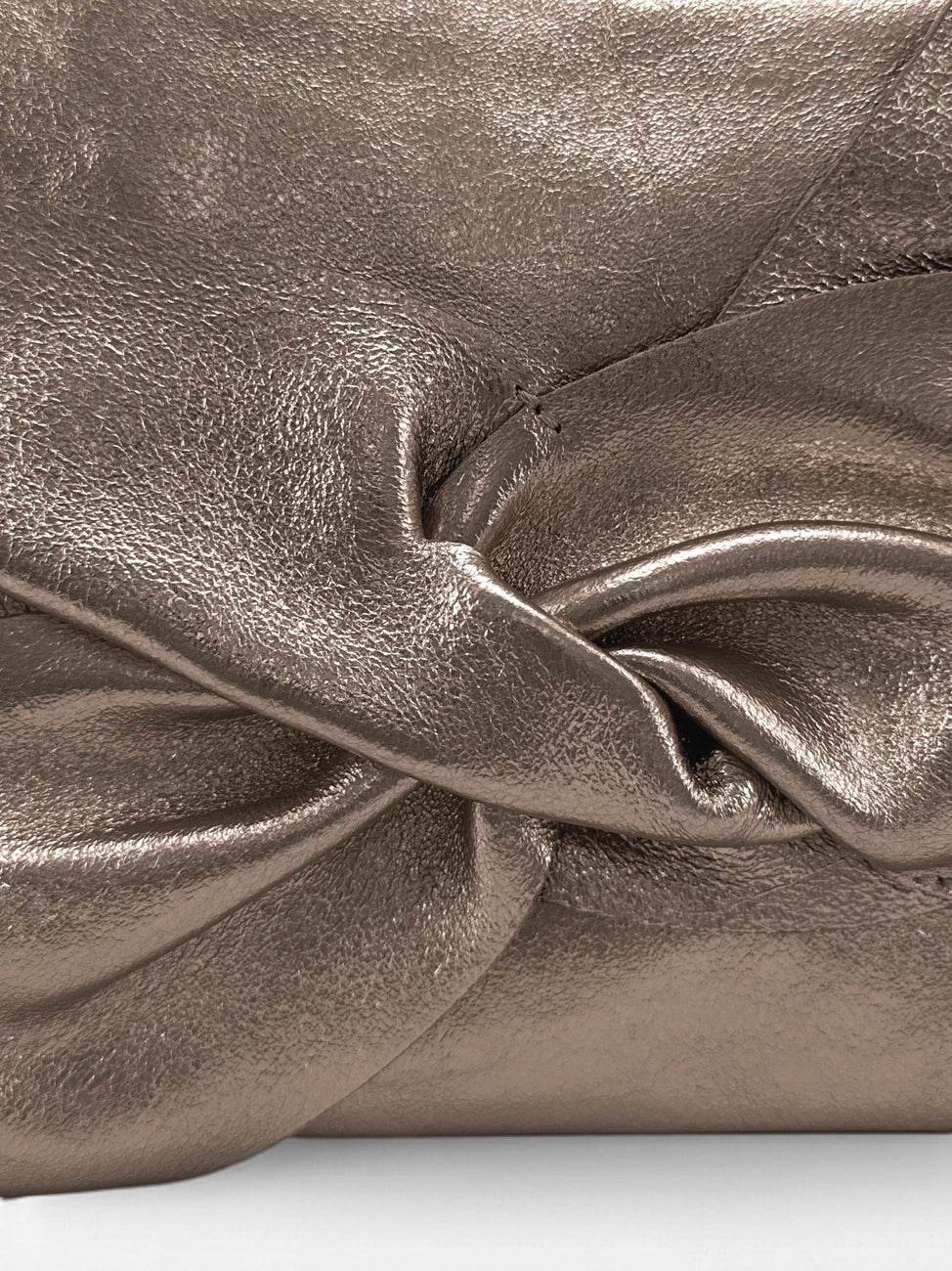 Clutch de piel tornasolada SHERAZADE Champagne tornasolado