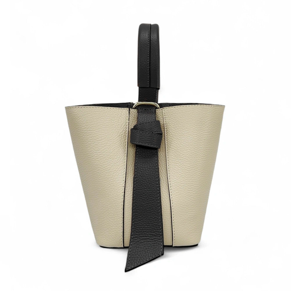 Beuteltasche und Clutch aus genarbtem Leder BIRDIE Beige und Schwarz