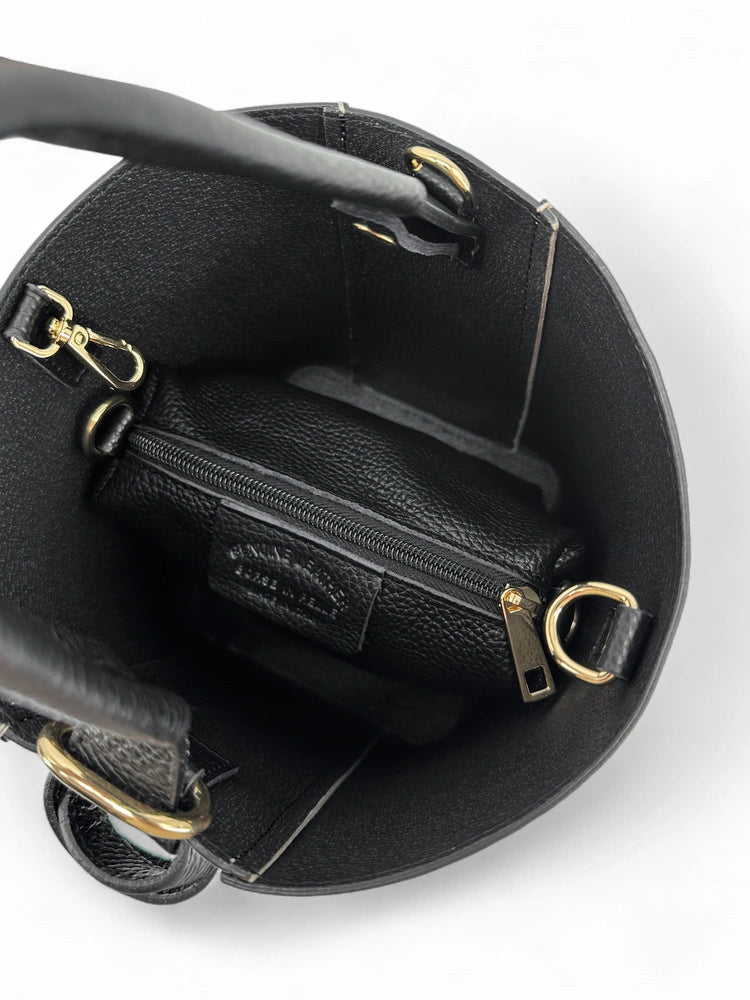 Beuteltasche und Clutch aus genarbtem Leder BIRDIE Beige und Schwarz