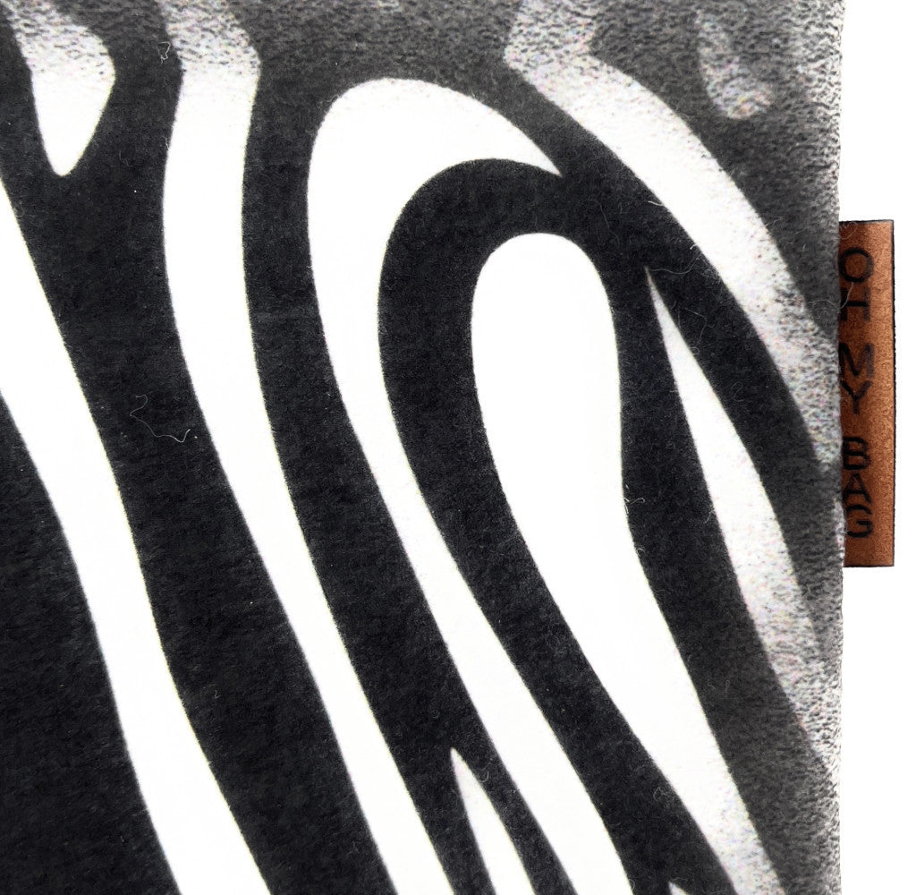 Trousse en feutrine écologique imprimée ZEBRA Gris clair